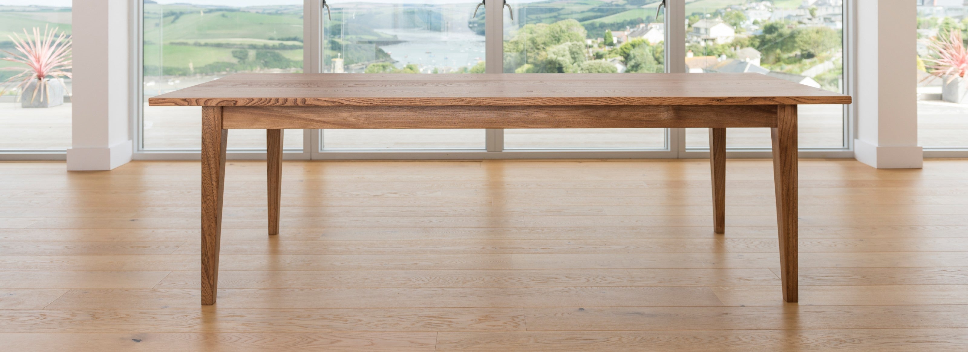Tapered Leg Dining Tables